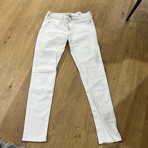White Abercrombie skinny jeans